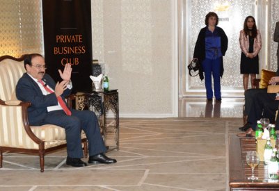 ميرزا يستعرض انجازات البحرين في الطاقة المستدامة