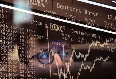  الأسهم الأوروبية تغلق منخفضة بعد بيانات صينية ضعيفة