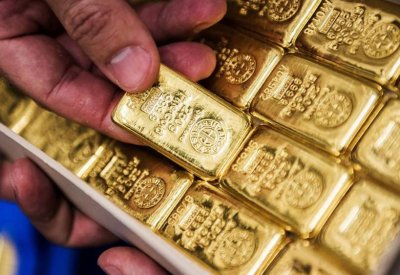  الذهب يرتفع وسط ضعف الشهية للمخاطرة وقوة الدولار تحد من المكاسب