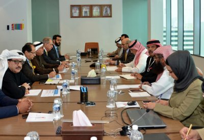 "وزير الصناعة" يجتمع برئيس وأعضاء لجنة الصناعة والطاقة بغرفة تجارة وصناعة البحرين  