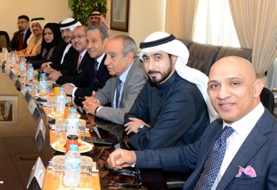 وزير الكهرباء والماء يستقبل رؤساء وأعضاء لجنتي الشئون المالية والمرافق العامة بمجلس الشورى