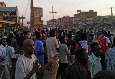غاز مسيل للدموع بالخرطوم.. وقتيل في اشتباك بين عناصر أمنية