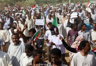 رئيس وزراء السودان يطرح مبادرة لاحتواء الشباب وقضاياهم