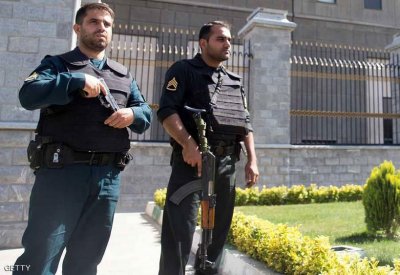  تفجيران قرب مركز شرطة في إيران.. وجماعة متشددة تتبنى