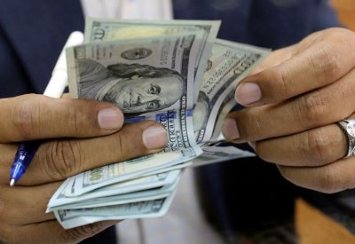  تراجع ثقة مستهلكي أمريكا خلال يناير لأدنى مستوى في عام ونصف العام