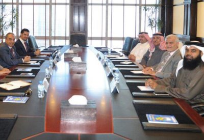 خلف يستعرض آلية وضع أولويات المجالس من المشاريع البلدية