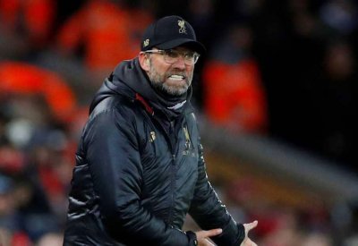 مدرب ليفربول غاضب من الحكم والظروف وأخطاء "دفع ثمنها"