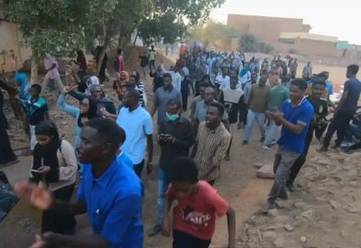 الخرطوم.. الشرطة تطلق قنابل الغاز على المحتجين