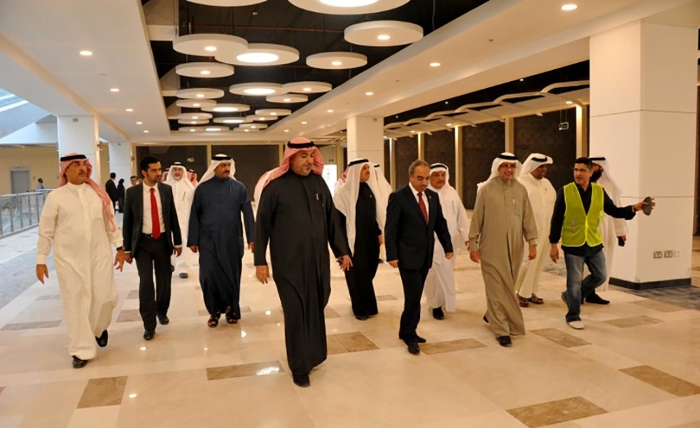 خلف يتفقد الاستعدادات النهائية لافتتاح مشروع تطوير سوق المحرق المركزي