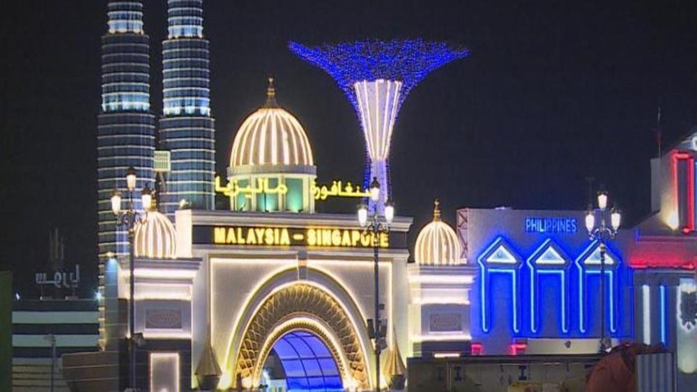 "القرية العالمية" تستقبل 3 ملايين زائر في 60 يوماً