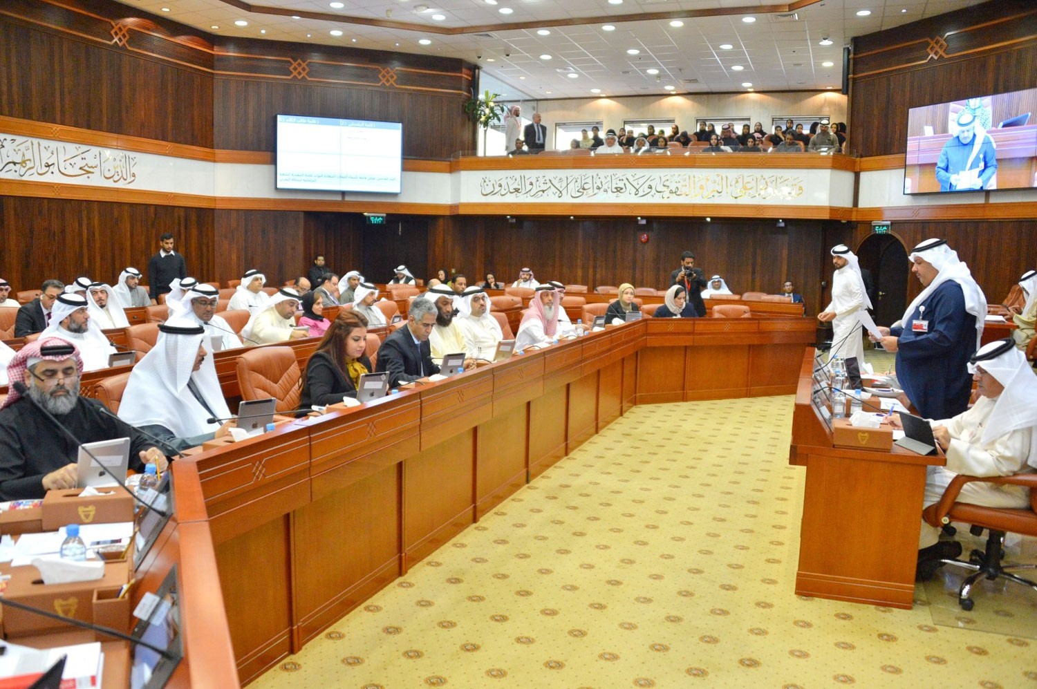 الحكومة تعرض برنامج عملها الثلاثاء