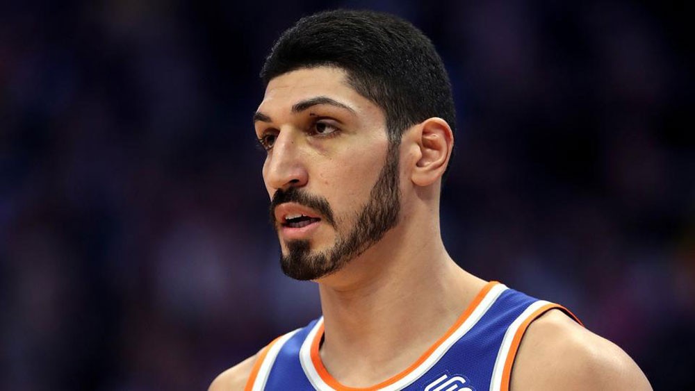 نجم NBA يرفض السفر للندن خشية اغتياله من "جواسيس أتراك"