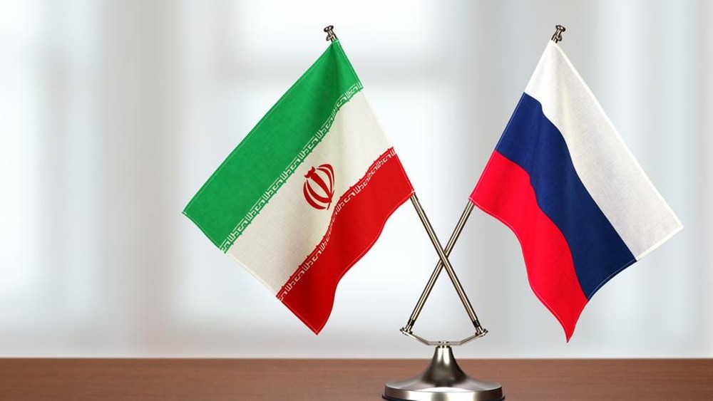 هل تجري إيران مناورات بحرية مع روسيا في بحر قزوين؟