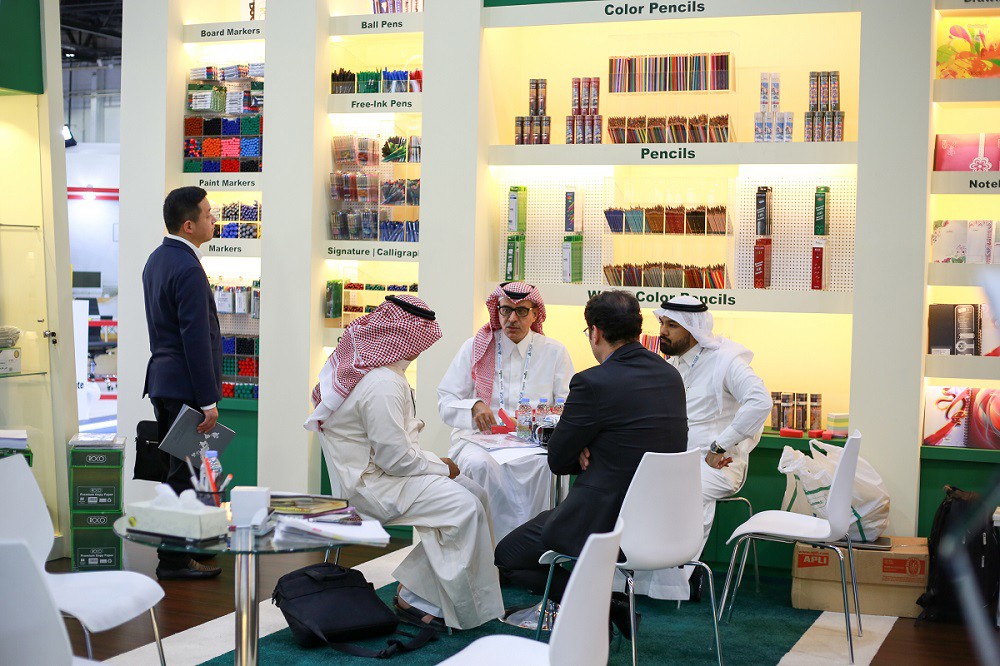 147.9 مليون دولار حجم سوق أدوات الكتابة في الإمارات 2022