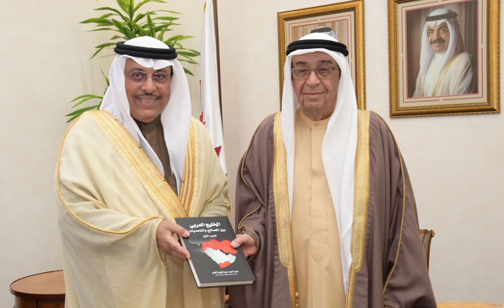 محمد بن مبارك يستقبل السفير حمد العامر