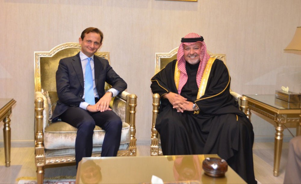 وزير العدل يستقبل السفير الإيطالي لدى مملكة البحرين