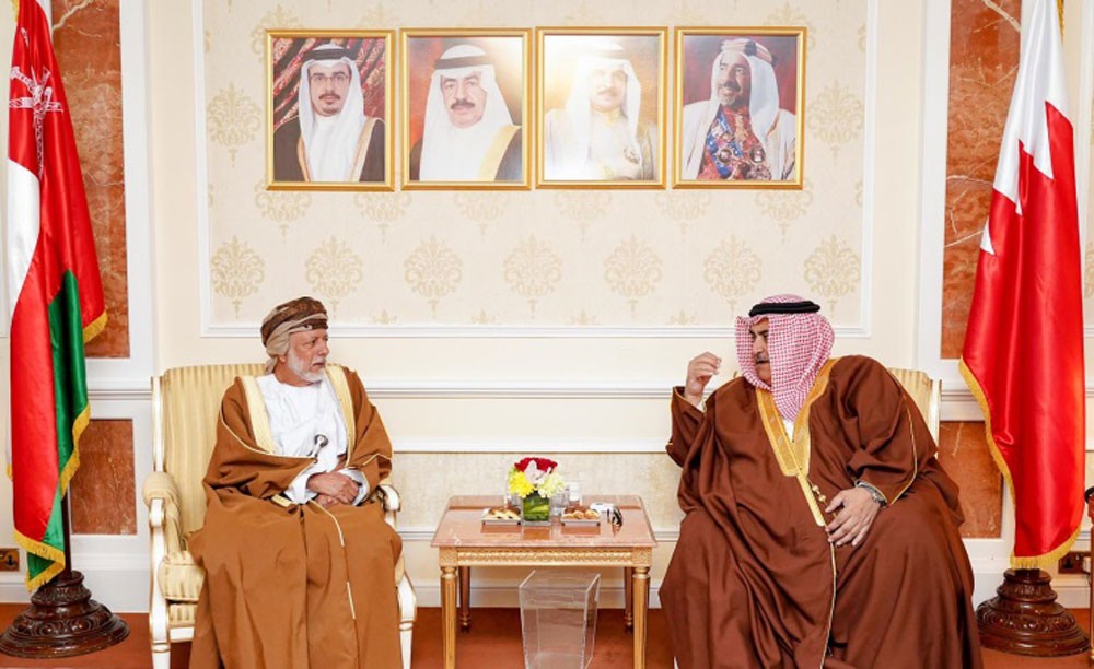 وزير الخارجية يجتمع مع وزير الشؤون الخارجية بعمان