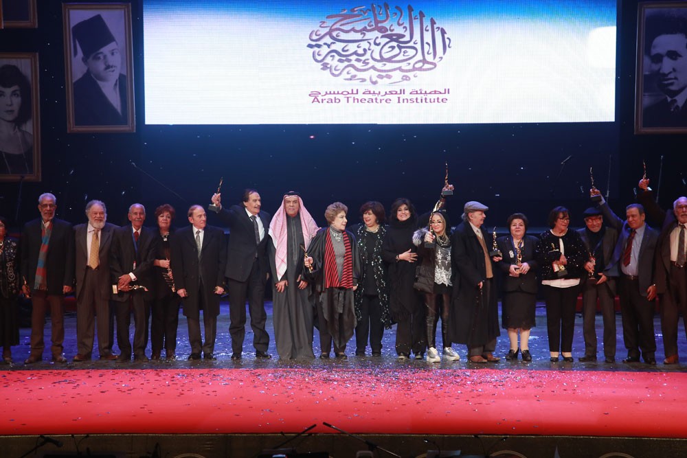 افتتاح مبهر وحضور جماهيري لافت لمهرجان المسرح العربي