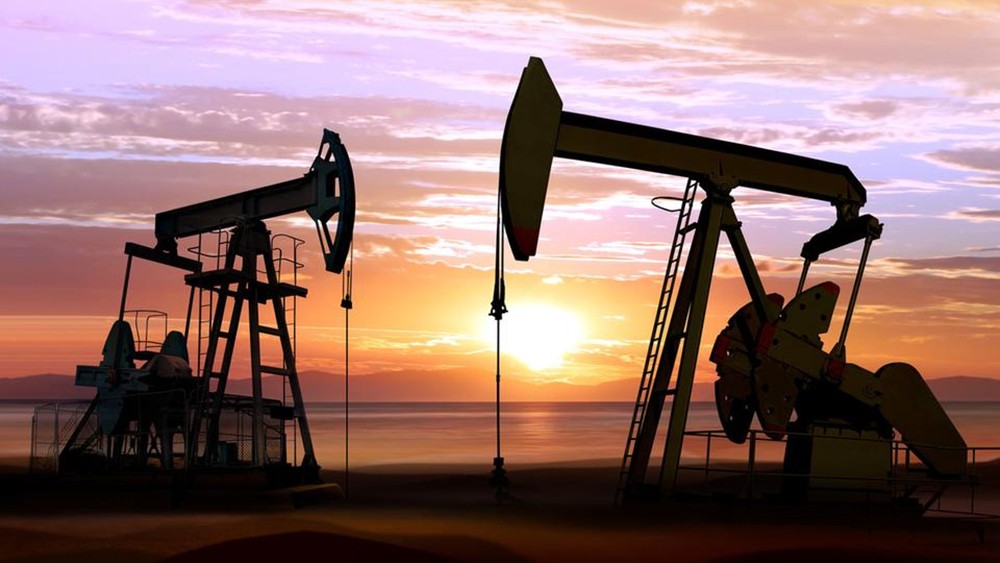 النفط يهبط 1% دون 60 دولارا مع تراجع التجارة الصينية
