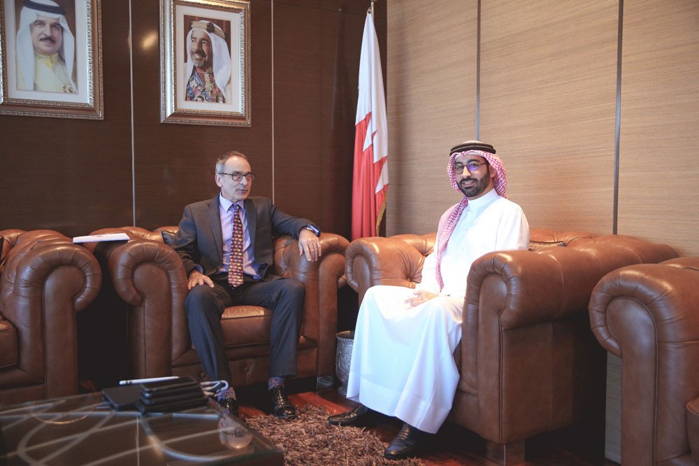  المؤيد يستقبل السفير البريطاني ويؤكد أهمية التعاون الشبابي