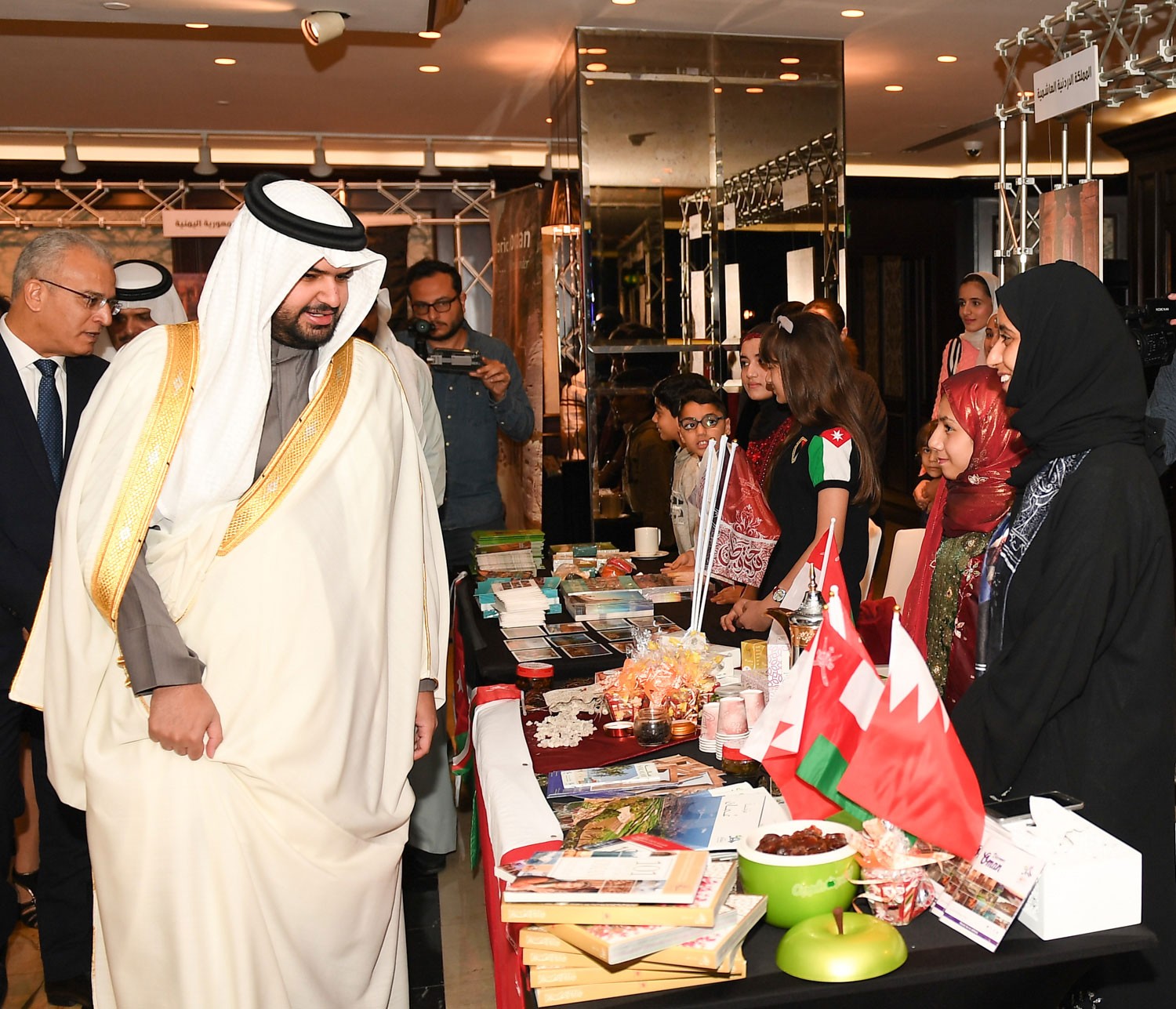 سمو الشيخ عيسى بن علي بن خليفة يفتتح الملتقى الخليجي التاسع للأطفال