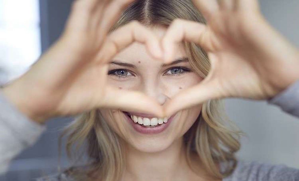 أجساد النساء تتعامل مع الحب على أنه "فيروس"