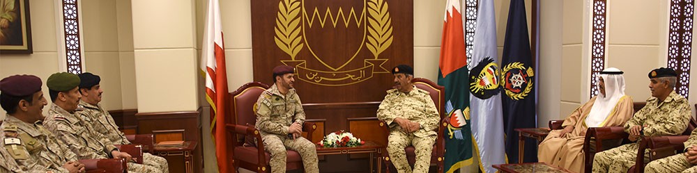القائد العام لقوة دفاع البحرين يستقبل قائد المنطقة الشرقية بالمملكة العربية السعودية 