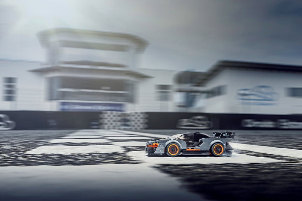 ماكلارين تكشف عن إصدار Senna LEGO Speed Champions