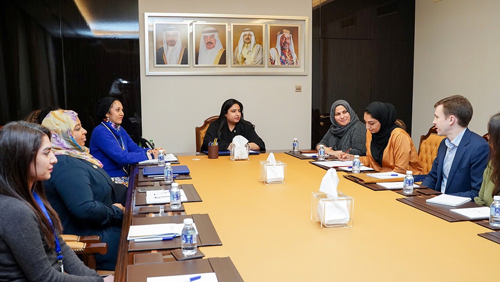 وكيل وزارة الخارجية تستقبل وفدًا من باحثي كلية الدراسات العليا الدولية بجامعة جون هوبكنز الأمريكية