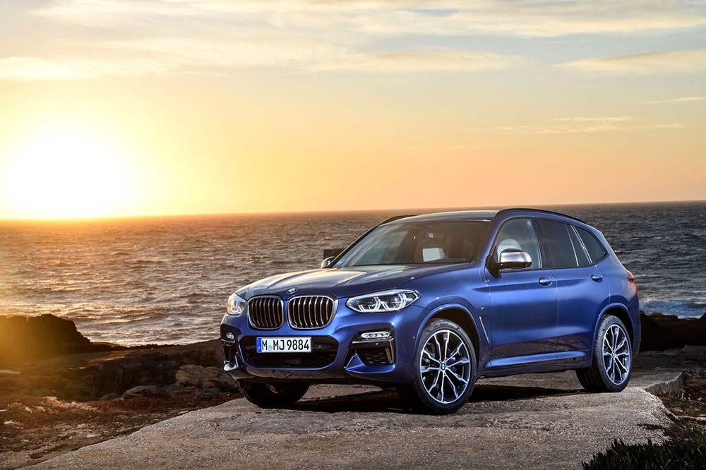 BMW تحافظ على موقعها الريادي في قطاع السيارات الفاخرة خلال عام 2018