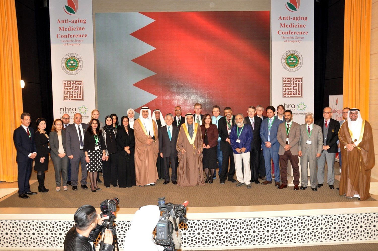 رئيس المجلس الأعلى للصحة يفتتح مؤتمر مكافحة الشيخوخة في جامعة الخليج العربي