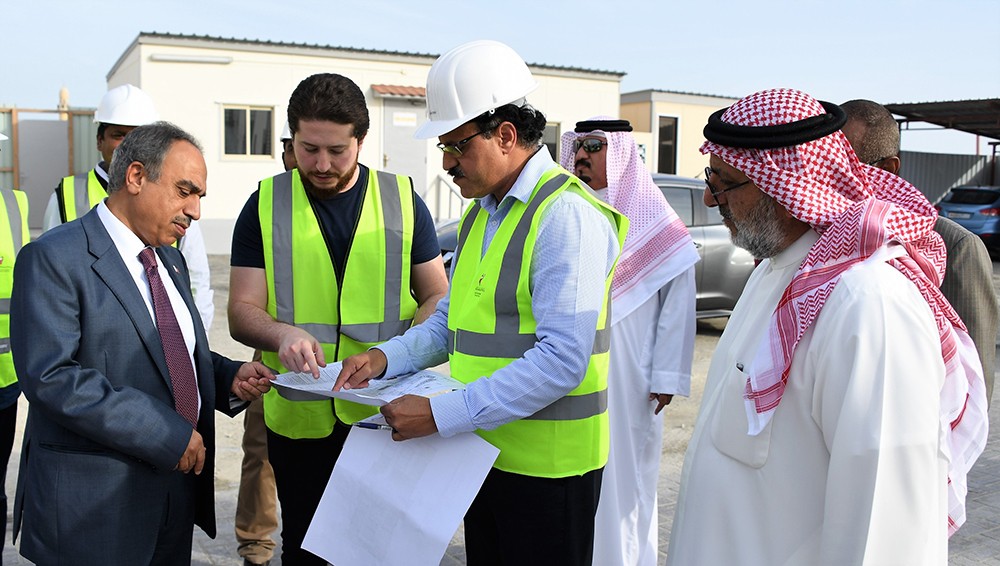 وزير الاشغال يتفقد مبنى المختبرات الزراعية بهورة عالي