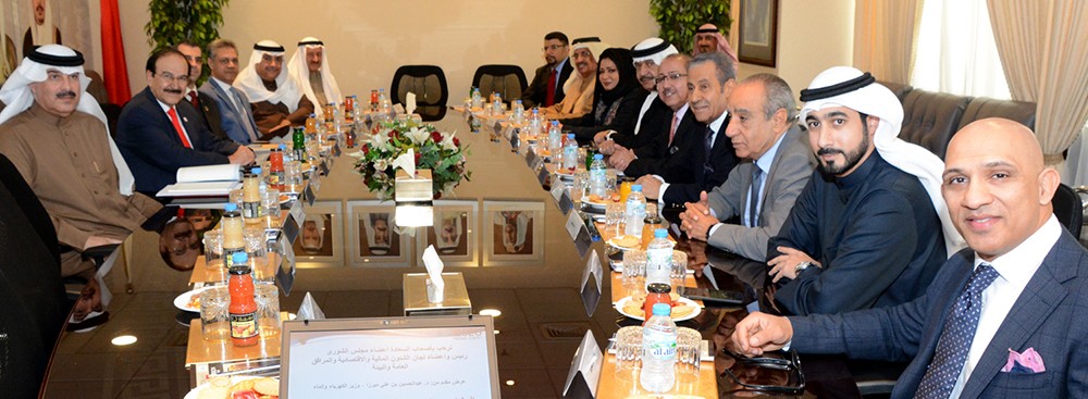 وزير الكهرباء والماء يستقبل رؤساء وأعضاء لجنتي الشئون المالية والمرافق العامة بمجلس الشورى