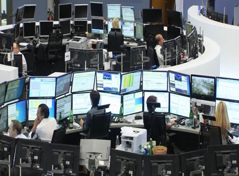 أسهم أوروبا تقلص مكاسبها بعد تعليقات متشائمة من دراغي