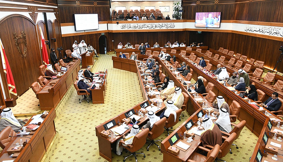 الشورى يقر أولوية التوظيف للبحرينيين بالمؤسسات الصحية 
