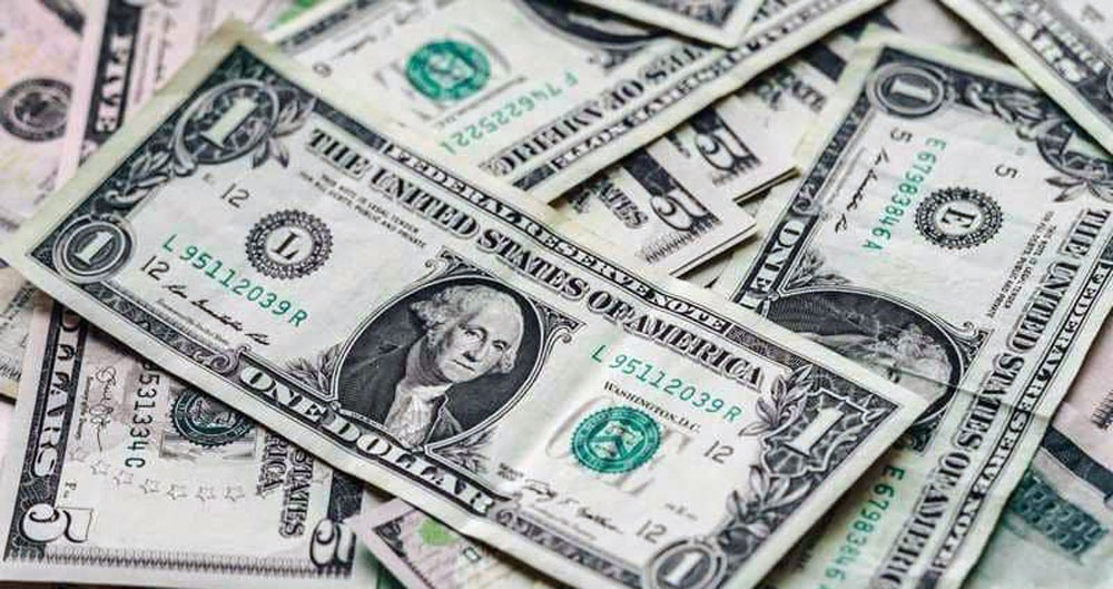 مصر.. انخفاض "كبير" في سعر الدولار أمام الجنيه