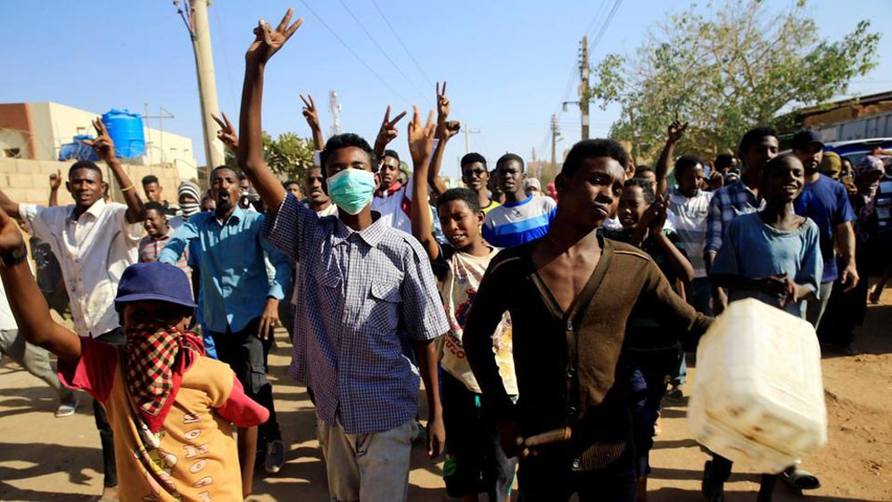 دعوات لاعتصامات بمدن السودان.. و"الأمة" باق بالحكومة