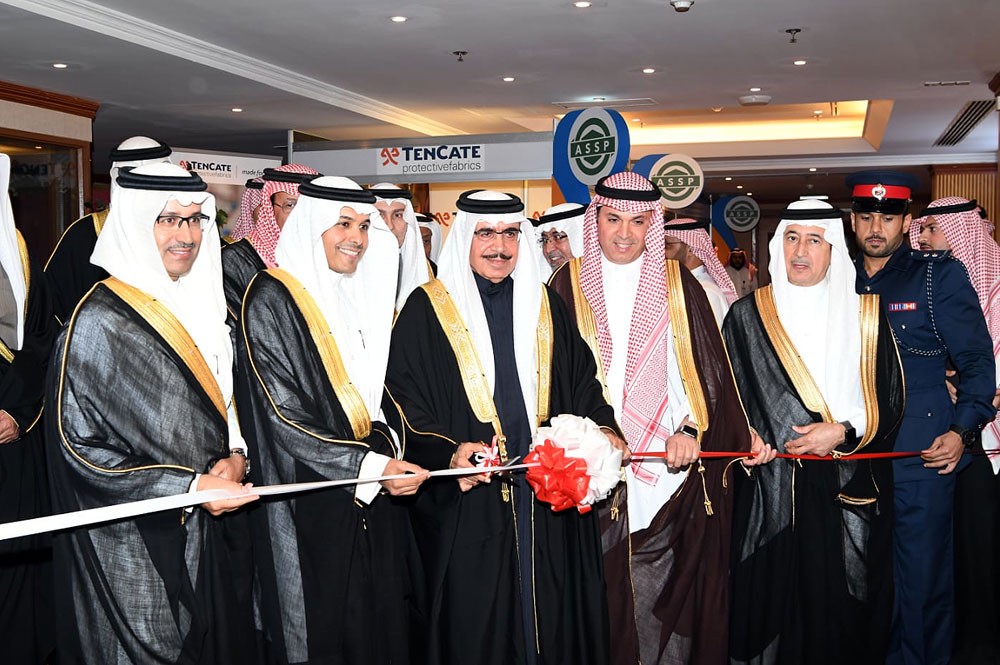 وزير الداخلية يؤكد أن السلامة العامة مسئولية مشتركة 