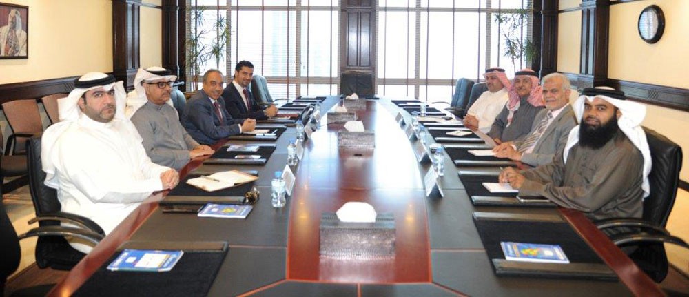 خلف يستعرض آلية وضع أولويات المجالس من المشاريع البلدية