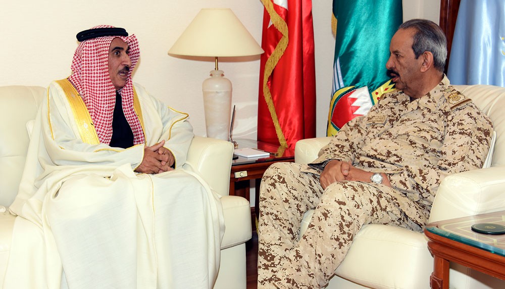 القائد العام لقوة دفاع البحرين يستقبل معالي الشيخ محمد بن عطية الله آل خليفة