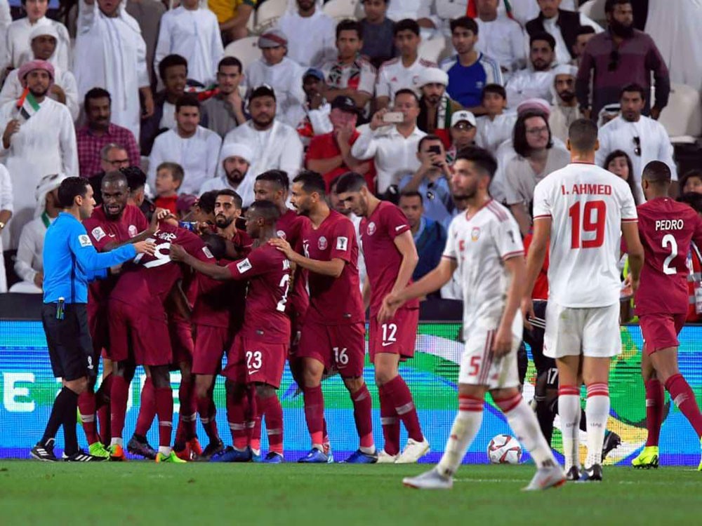 الاتحاد الآسيوي ينظر في شكوى إماراتية بأهلية لاعبين قطريين