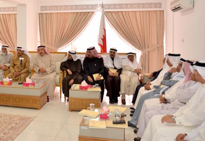 محافظ المحرق: بيوت العزاب الآسيويين واستثمار السواحل سياحيا ملفات سنعمل مع الجهات المعنية على حلها