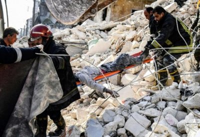 11 قتيلاً جراء انهيار مبنى في مدينة حلب السورية
