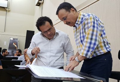 وحيد الخان يبدأ من القاهرة التحضير لحفل الميثاق