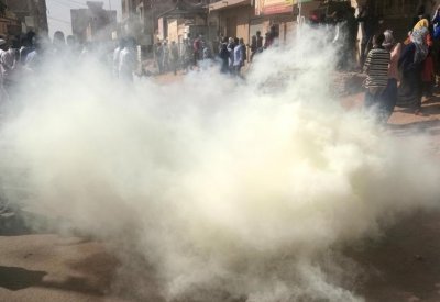 السودان.. مسيرات غضب جديدة والنيابة تحقق بوفاة معلم