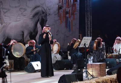 فؤاد عبد الواحد وجمهور الرياض يغنون سوياً