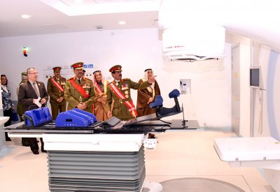 الملك ينيب القائد العام لقوة دفاع البحرين لافتتاح مركز البحرين للأورام
