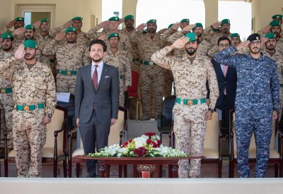 الأمير الحسين بن عبدالله الثاني يزور الحرس الملكي 