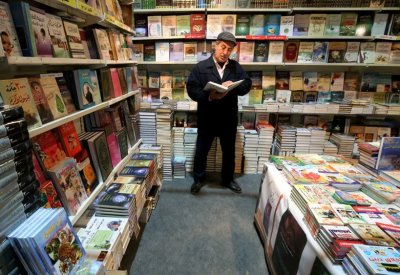 معرض بغداد للكتاب يكرّم روائي اغتيل مؤخراً بكربلاء