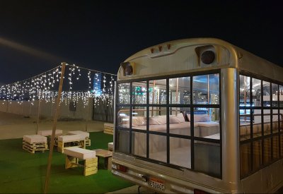 شعبية  الـ FOOD TRUCKS  تتصاعد والشباب يبحثون عن "المدهش"